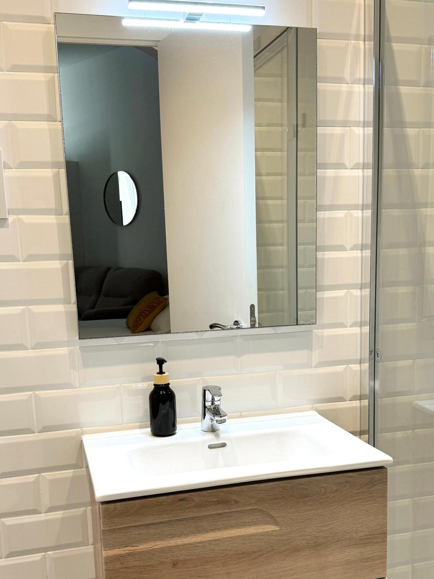 Delightful City Centre Studio Clarendon Apartment - Grand Central House 直布罗陀 外观 照片