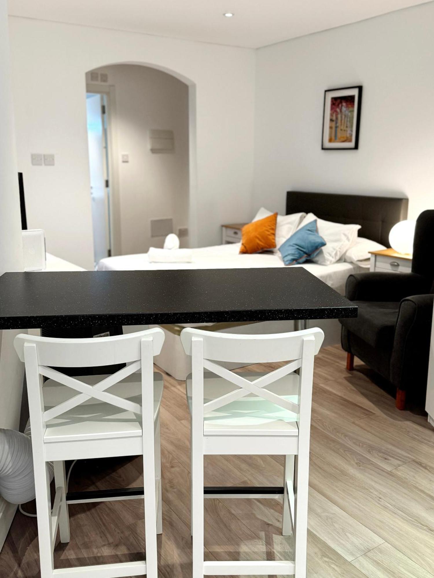 Delightful City Centre Studio Clarendon Apartment - Grand Central House 直布罗陀 外观 照片