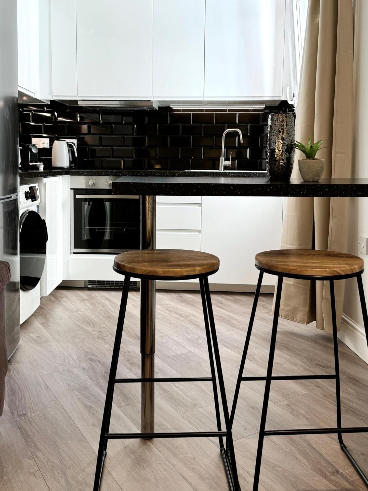 Delightful City Centre Studio Clarendon Apartment - Grand Central House 直布罗陀 外观 照片